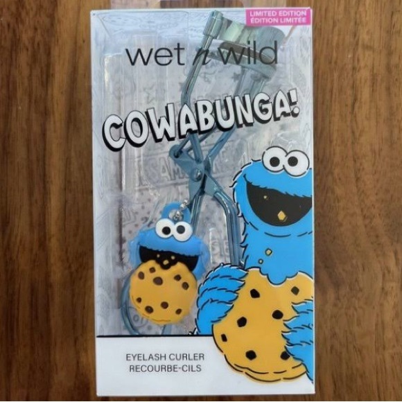 Wet n Wild x Sesame Street Cowabunga Lash Curler Cookie Monster BNIB - Picture 11 of 12